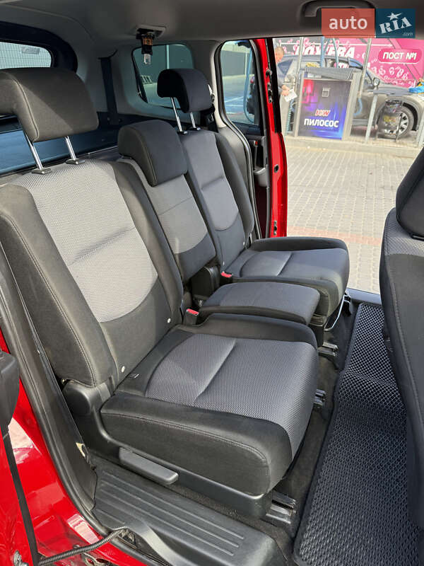 Минивэн Mazda 5 2005 в Днепре