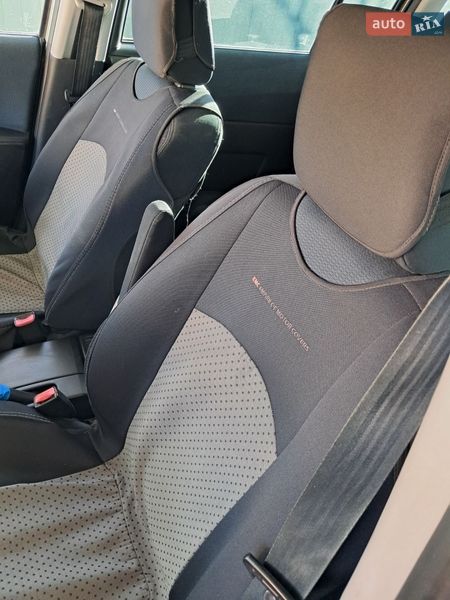 Мінівен Mazda 5 2007 в Богодухіву