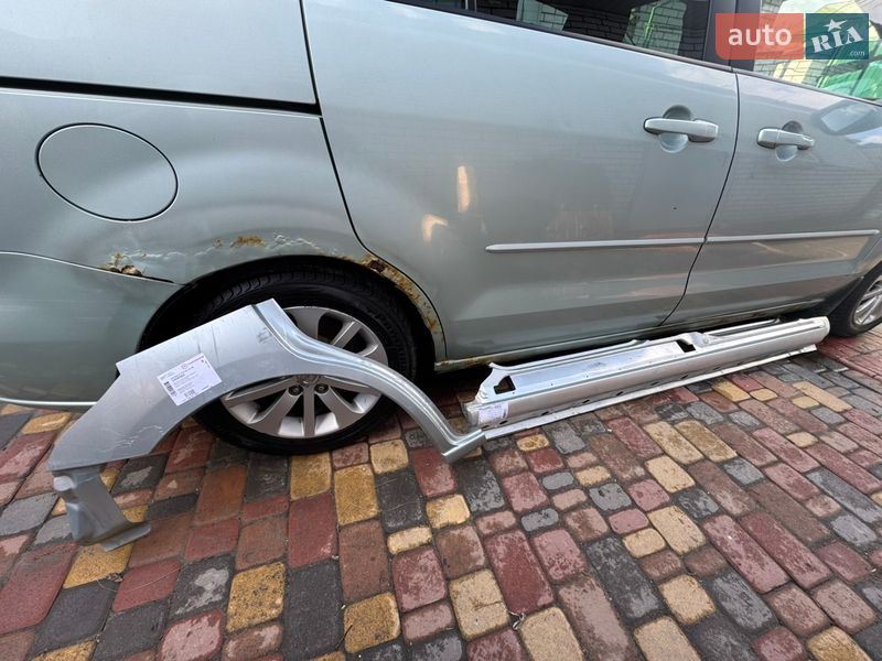 Минивэн Mazda 5 2006 в Киеве