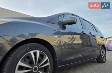 Минивэн Mazda 5 2011 в Луцке