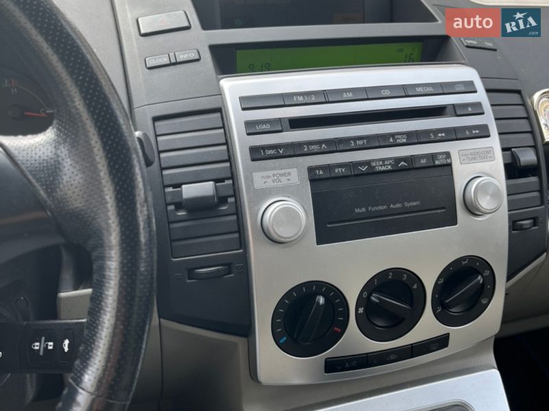 Минивэн Mazda 5 2005 в Святопетровское