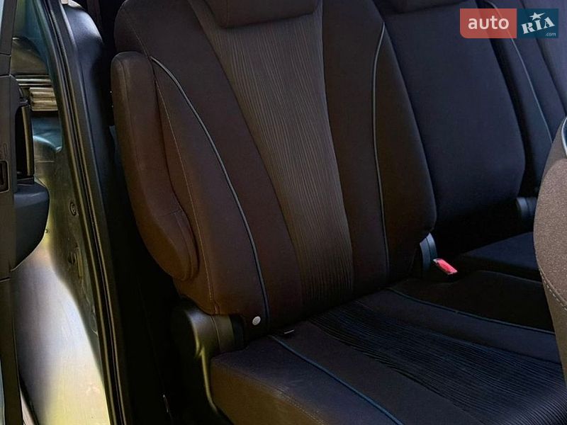 Мінівен Mazda 5 2010 в Рівному фото 36 Мінівен Mazda 5 2010 в Рівному