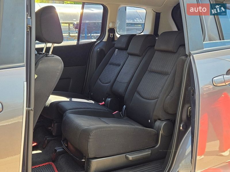 Мінівен Mazda 5 2010 в Києві