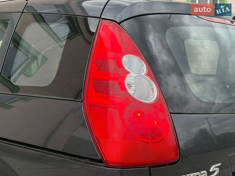 Минивэн Mazda 5 2006 в Стрые