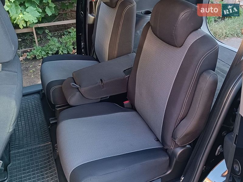 Минивэн Mazda 5 2009 в Каменец-Подольском