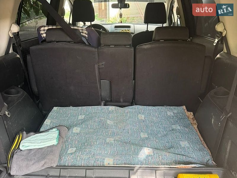 Минивэн Mazda 5 2008 в Мукачево