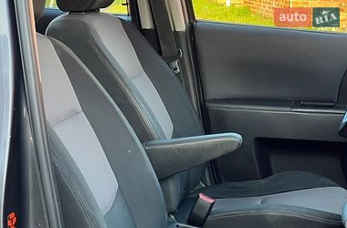 Минивэн Mazda 5 2006 в Дрогобыче