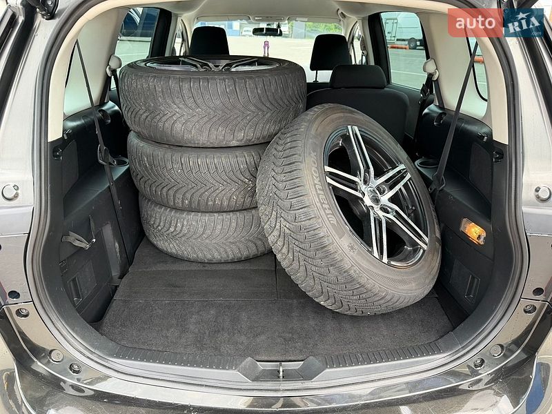 Мінівен Mazda 5 2011 в Рівному