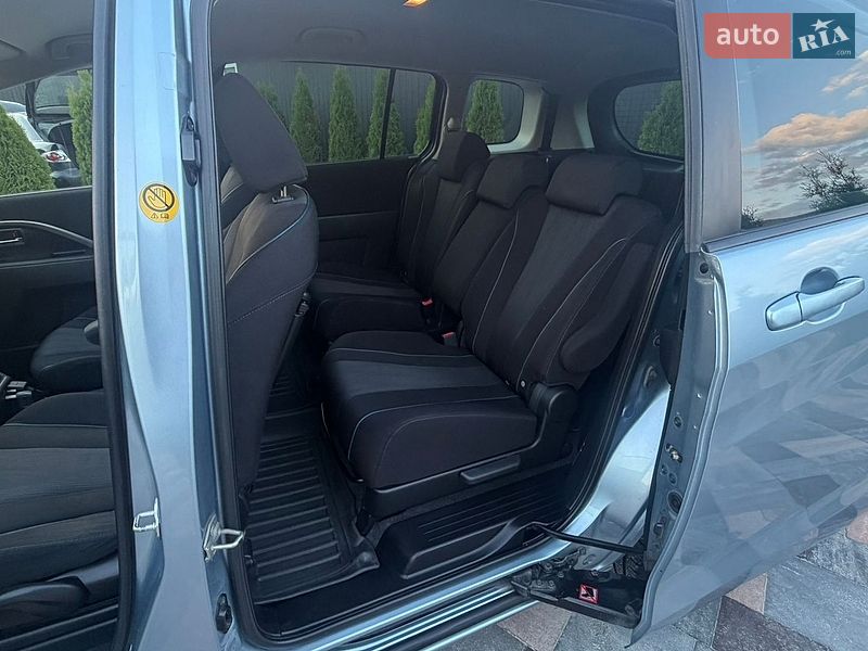 Мінівен Mazda 5 2011 в Києві