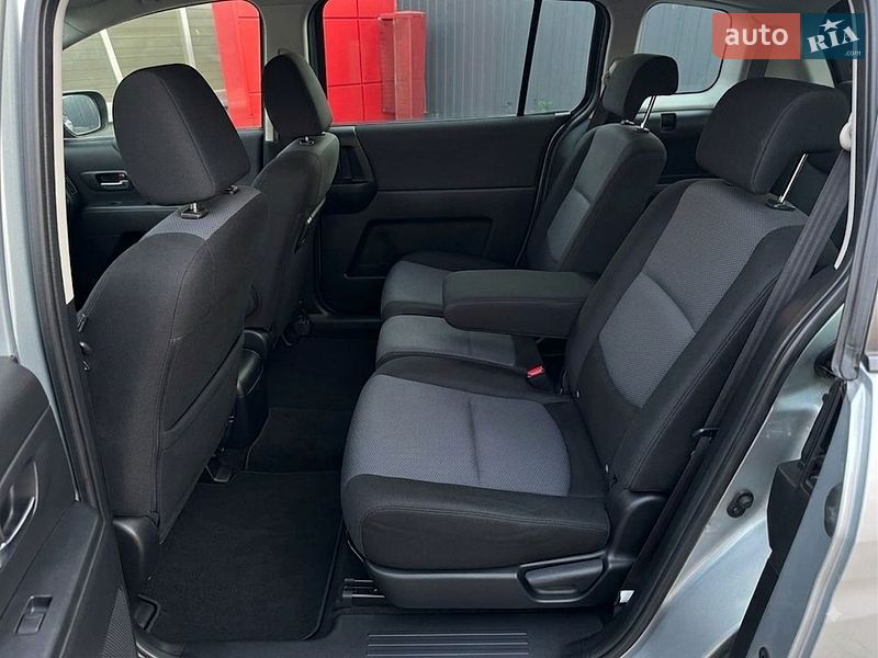 Минивэн Mazda 5 2006 в Киеве