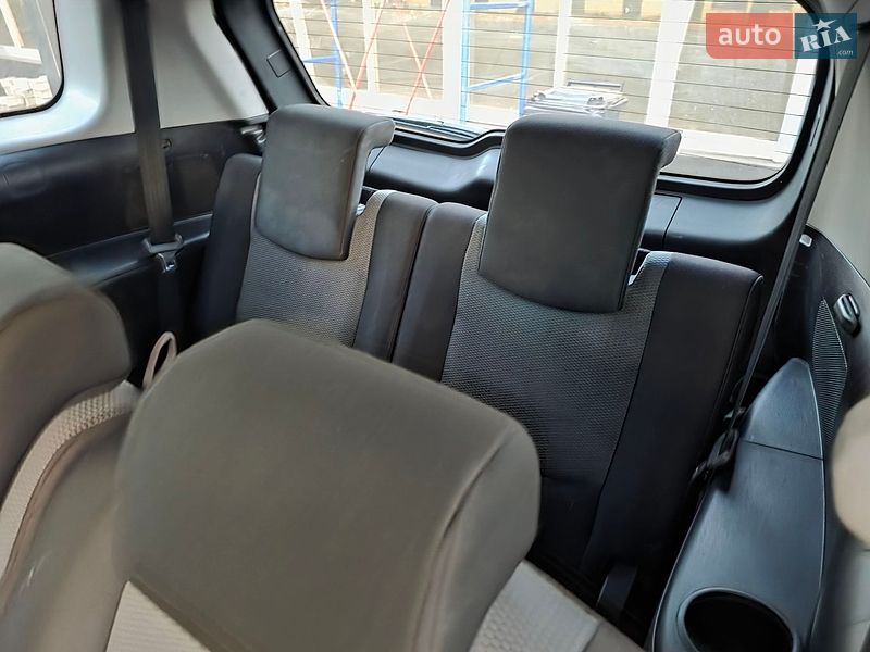 Минивэн Mazda 5 2006 в Киеве