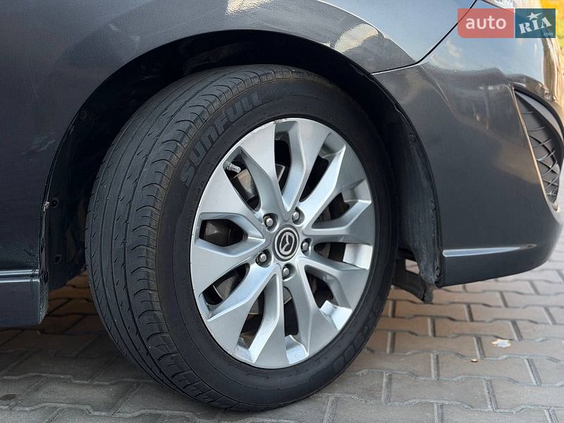 Минивэн Mazda 5 2014 в Кривом Роге