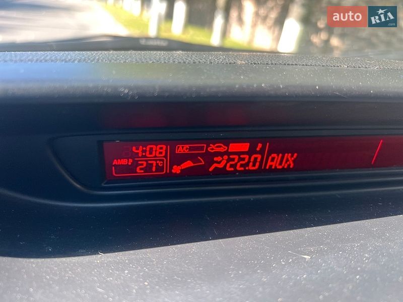Мінівен Mazda 5 2011 в Києві