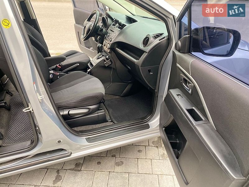 Мінівен Mazda 5 2011 в Києві
