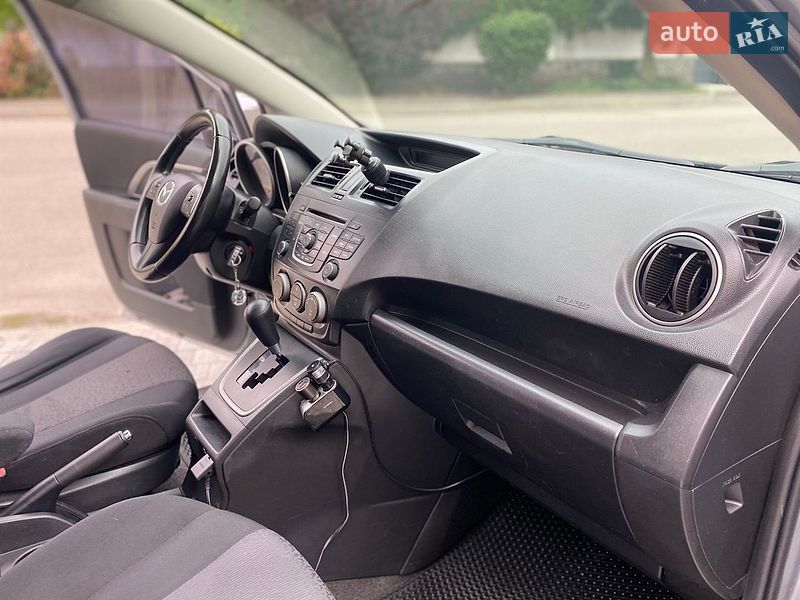 Мінівен Mazda 5 2011 в Києві
