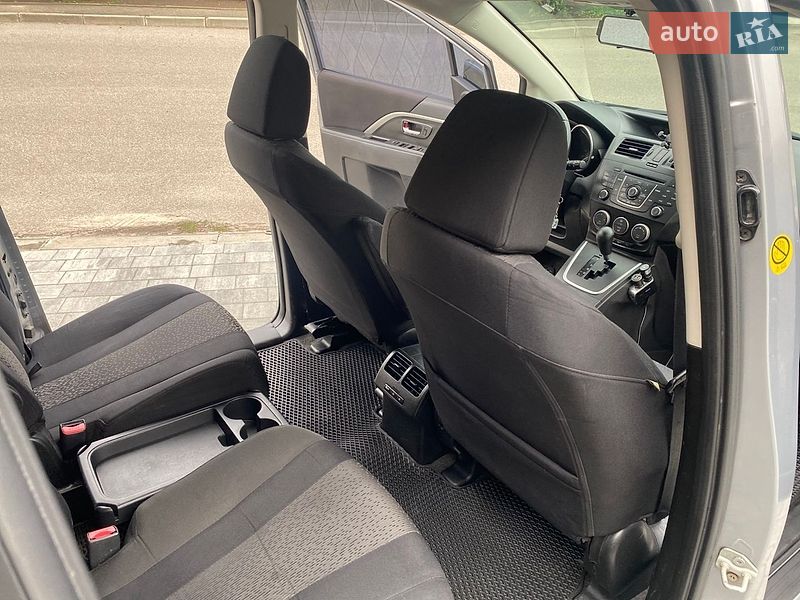 Мінівен Mazda 5 2011 в Києві
