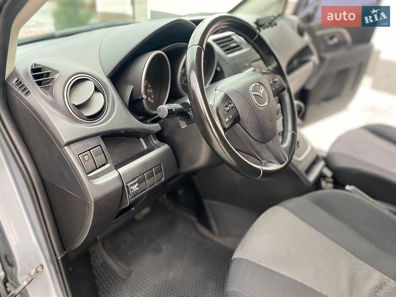 Мінівен Mazda 5 2011 в Києві