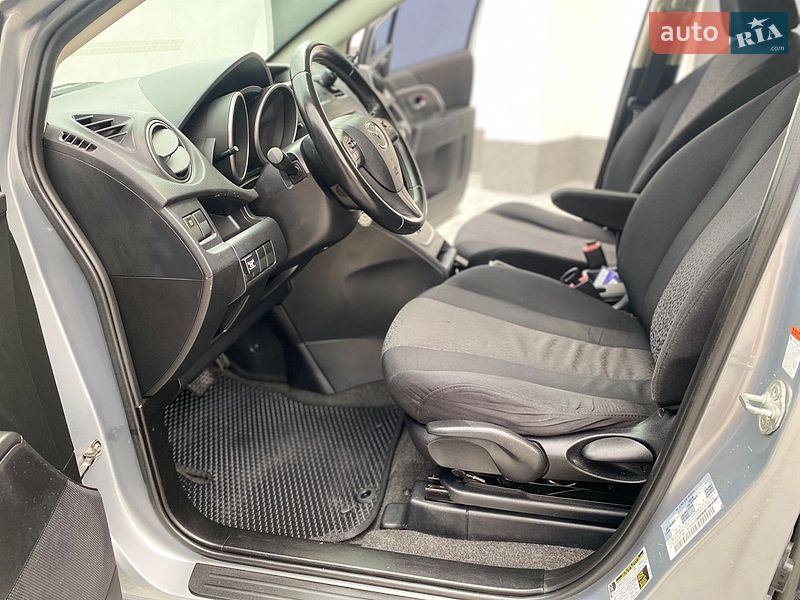 Мінівен Mazda 5 2011 в Києві