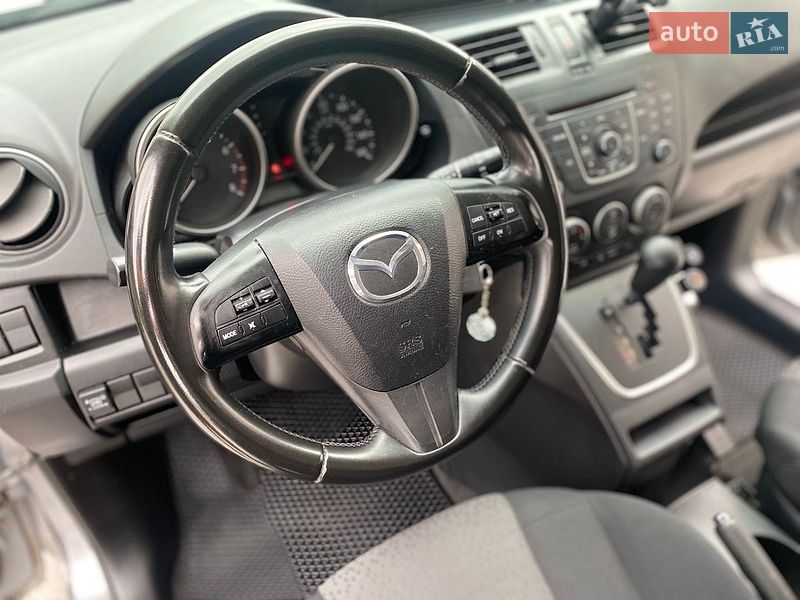 Мінівен Mazda 5 2011 в Києві