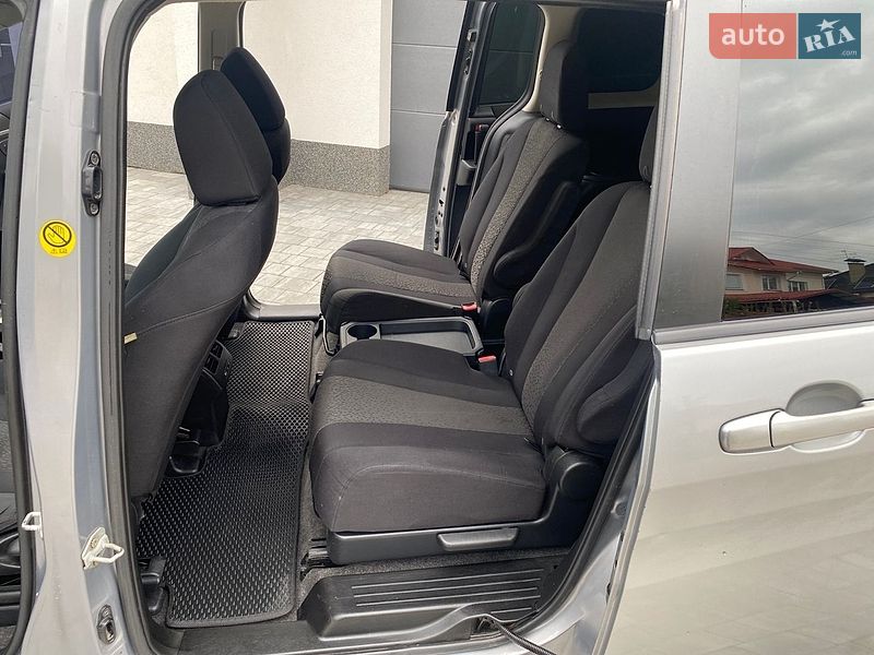 Мінівен Mazda 5 2011 в Києві