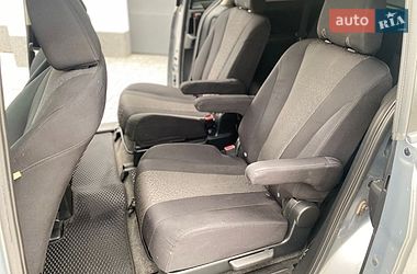 Мінівен Mazda 5 2011 в Києві