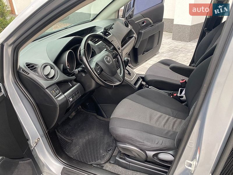 Мінівен Mazda 5 2011 в Києві