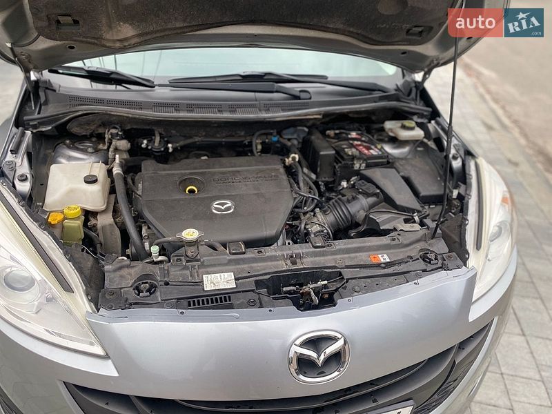 Мінівен Mazda 5 2011 в Києві
