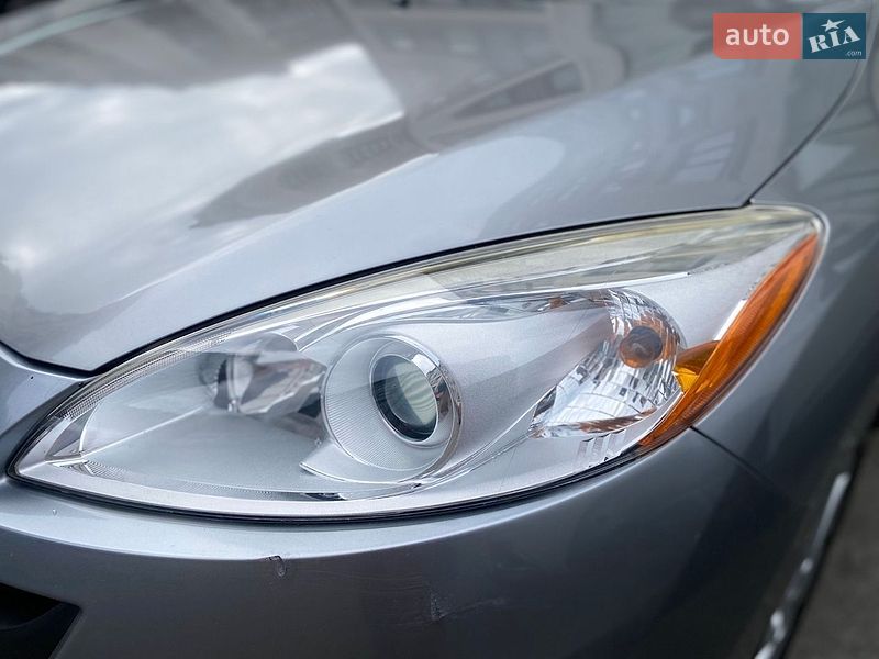 Мінівен Mazda 5 2011 в Києві