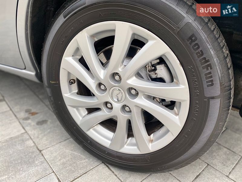 Мінівен Mazda 5 2011 в Києві