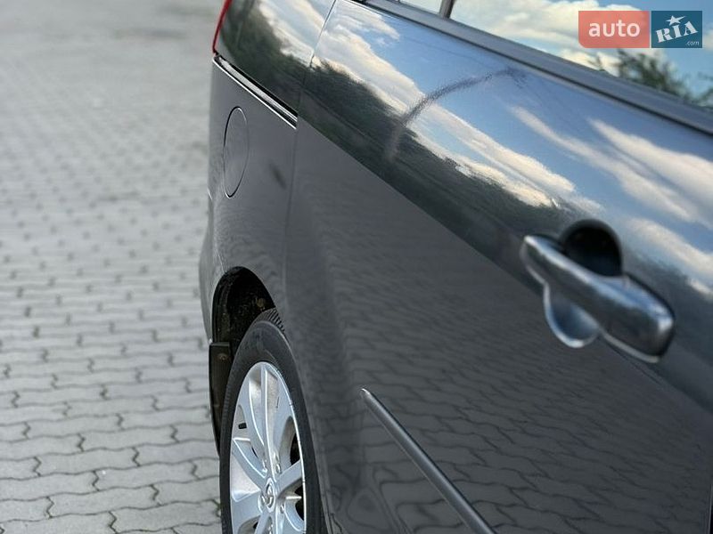 Мінівен Mazda 5 2006 в Жовкві