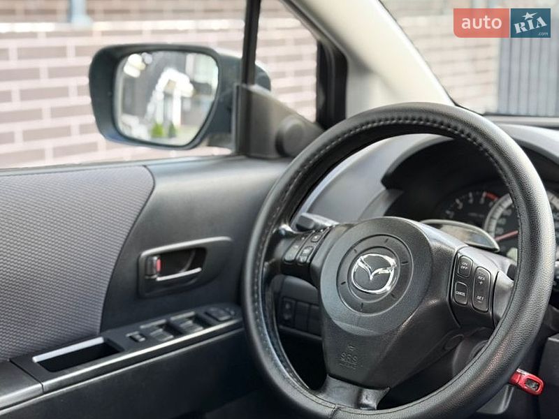 Мінівен Mazda 5 2006 в Жовкві