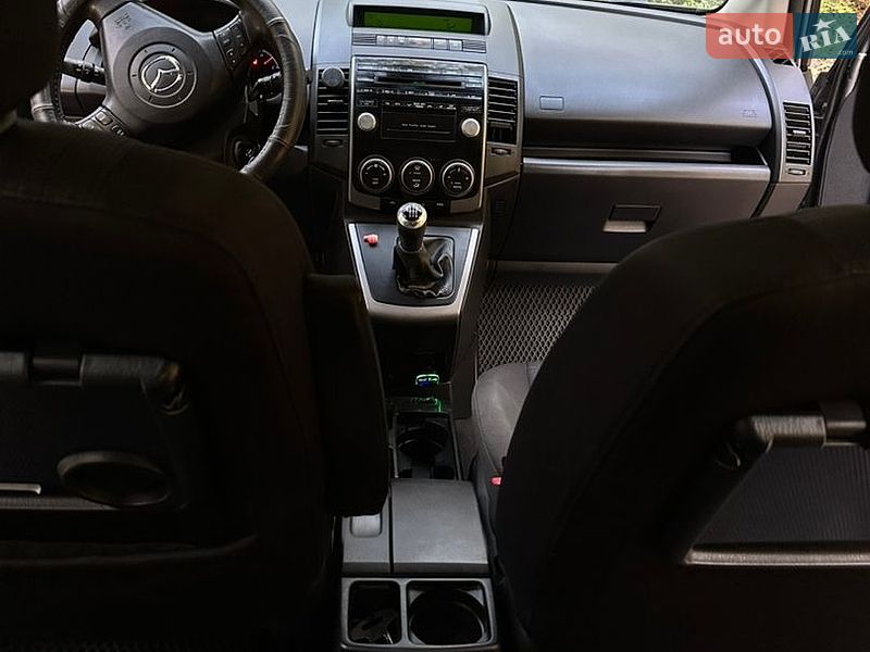 Минивэн Mazda 5 2010 в Луцке