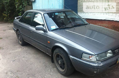 Седан Mazda 626 1989 в Ровно