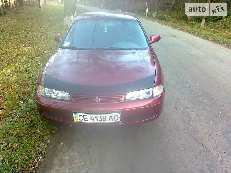 Седан Mazda 626 1994 в Черновцах