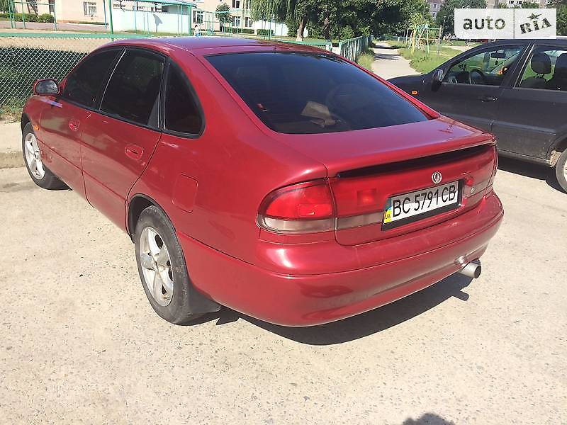 Лифтбек Mazda 626 1994 в Вараше