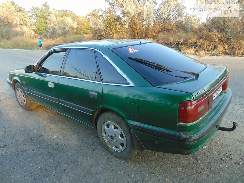 Хетчбек Mazda 626 1989 в 