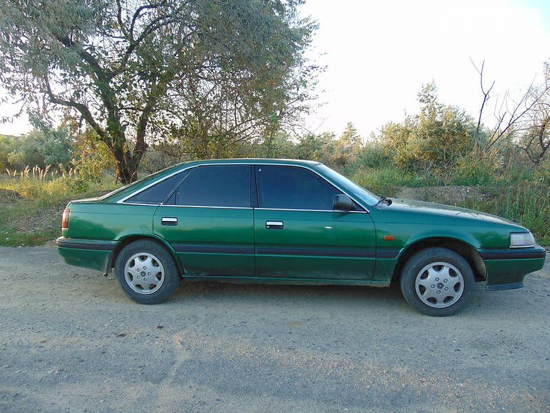 Хетчбек Mazda 626 1989 в 