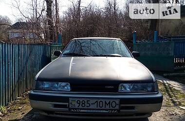 Седан Mazda 626 1989 в Кельменцях