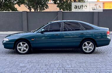 Хетчбек Mazda 626 1993 в 