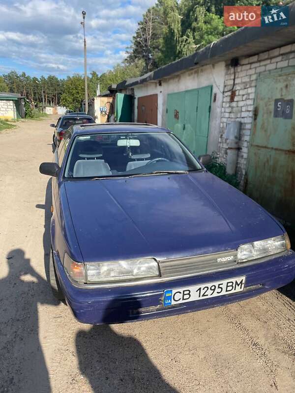 Хэтчбек Mazda 626 1989 в Славутиче