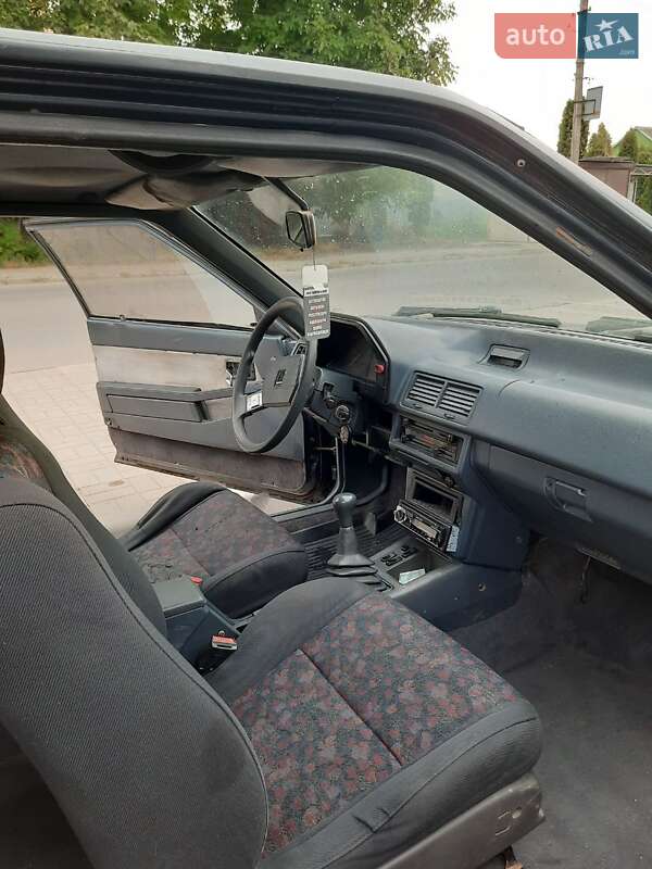 Купе Mazda 626 1987 в Кам'янець-Подільському