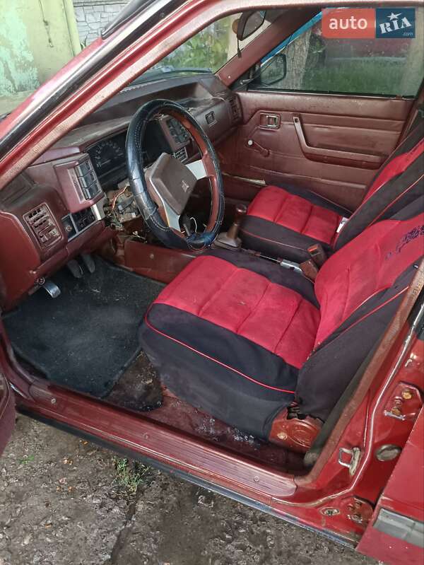 Хэтчбек Mazda 626 1986 в Марганце