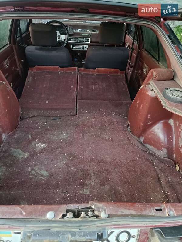 Хэтчбек Mazda 626 1986 в Марганце