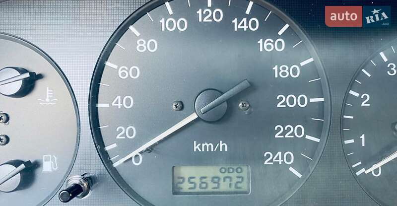 Седан Mazda 626 1998 в Славуті