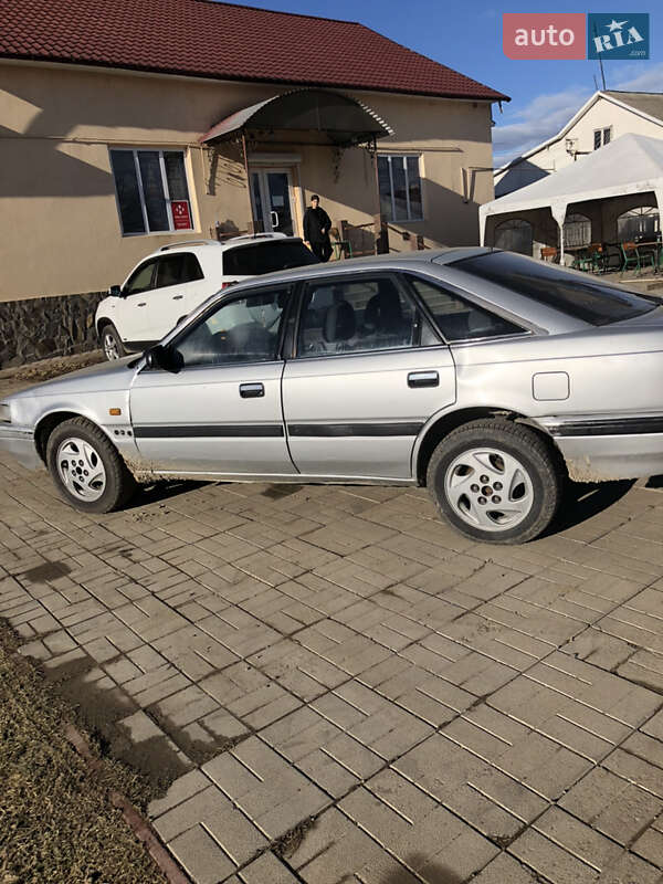 Хэтчбек Mazda 626 1988 в Черновцах