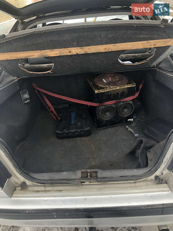 Хэтчбек Mazda 626 1988 в Черновцах