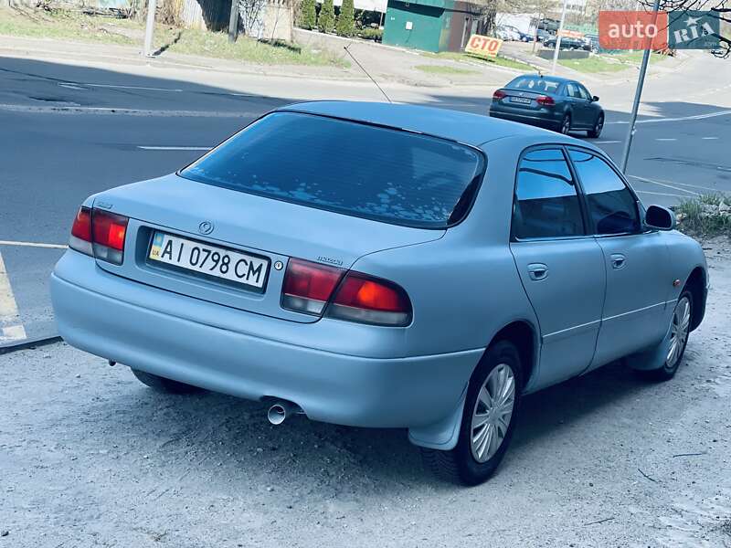 Седан Mazda 626 1995 в Киеве