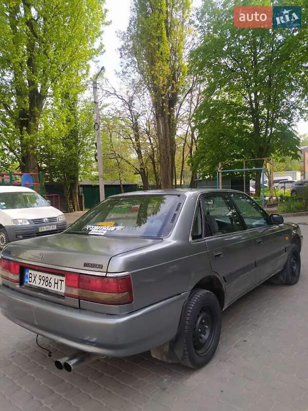 Седан Mazda 626 1988 в Хмельницком