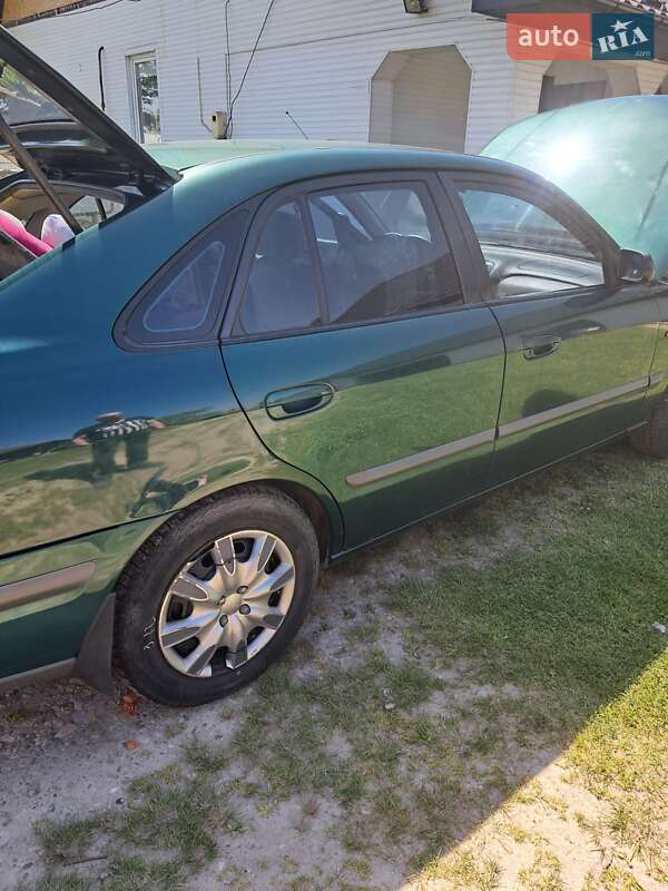 Седан Mazda 626 1999 в Долині