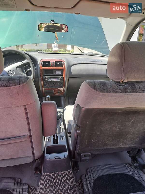 Седан Mazda 626 1999 в Долині